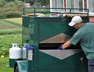Let Bob roast your locally grown sweet corn and other veggies right on the farm, or he can bring the roaster to your event--a service of Bob's Corn, Maze & Pumpkin Patch in Snohomish, Washington, N.E. of Seattle. 