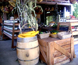 Visit the country store at Bob's Corn Maze and Pumpkin Patch in Snohomish, Washington, for locally grown, farm fresh produce, gluten free and celiac maniac products, pumpkins, sweet corn, and much more.